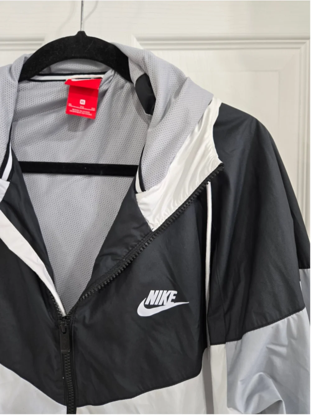 Womens Nike Windbreaker Jacket XL Black White Gray